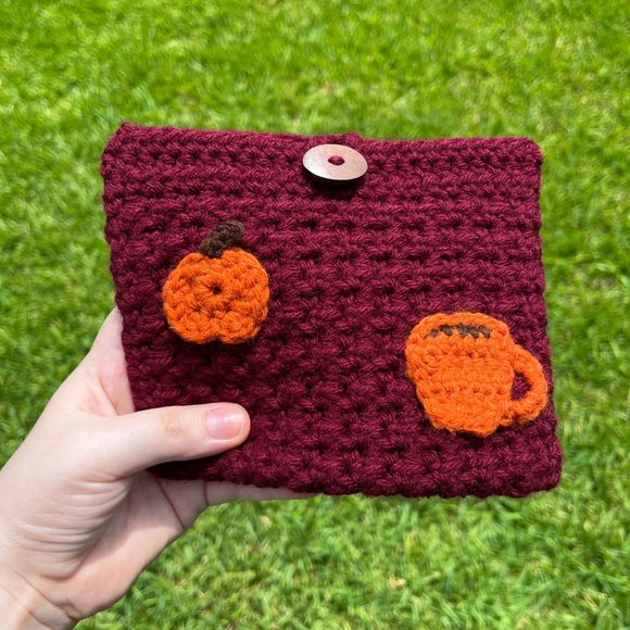 Handmade Pumpkin Spice Burgundy Crochet Bag‎ - Picture 3 of 7